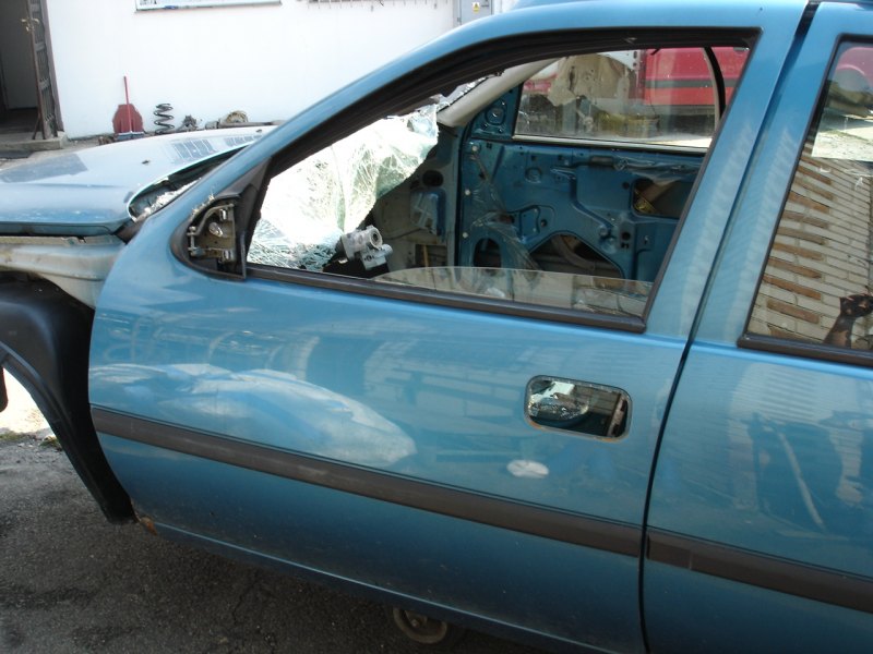Opel Vectra A Drzwi lewy przód