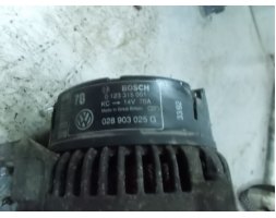 Volkswagen Golf III 1.6 alternator 028903025G